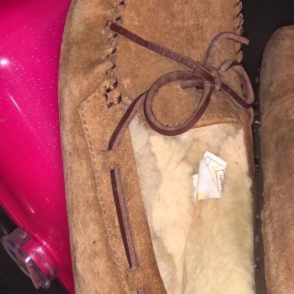 Women UGG moccasin slippers - Picture 3 of 4